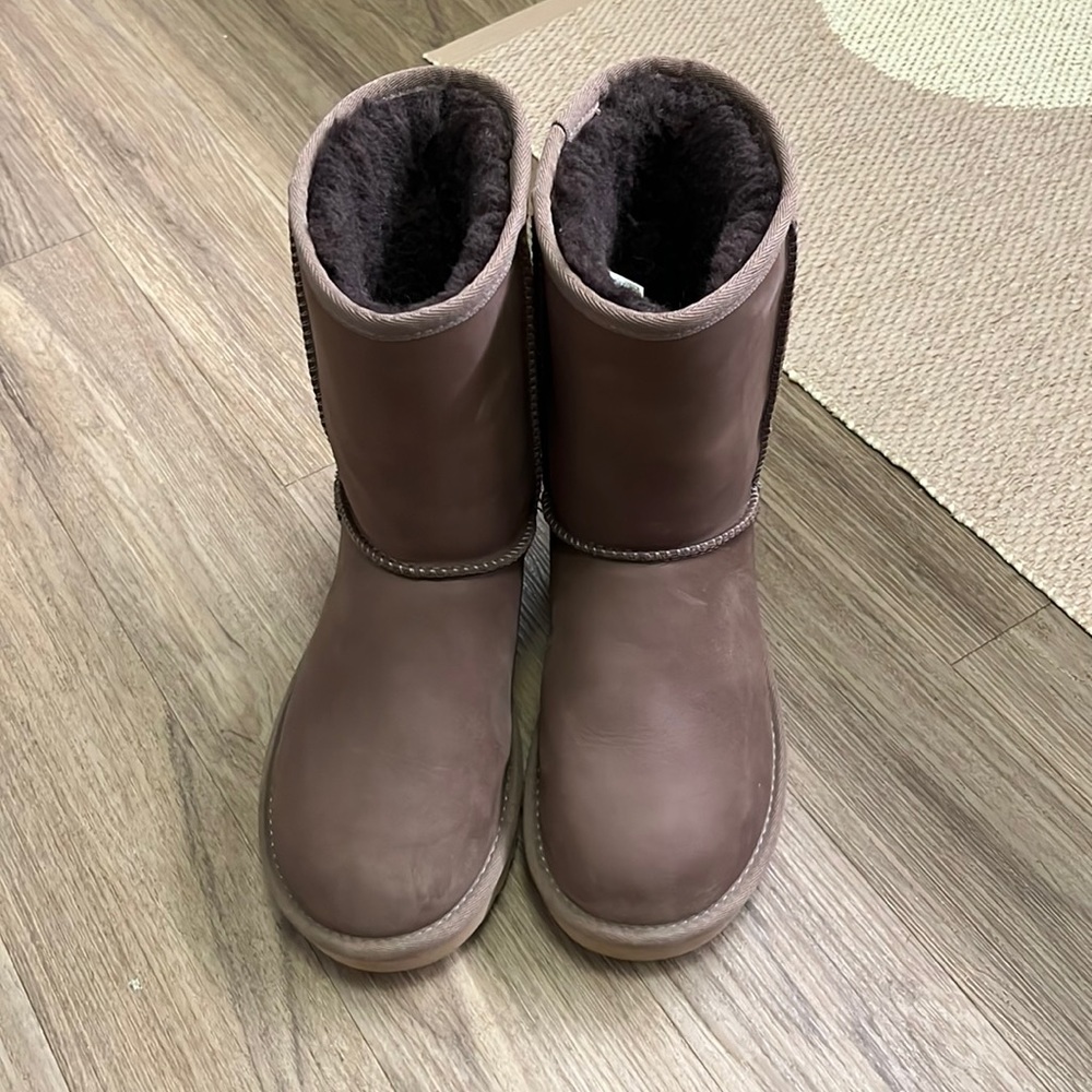 Ugg classic short leather water resistant boots in Chocolate brown